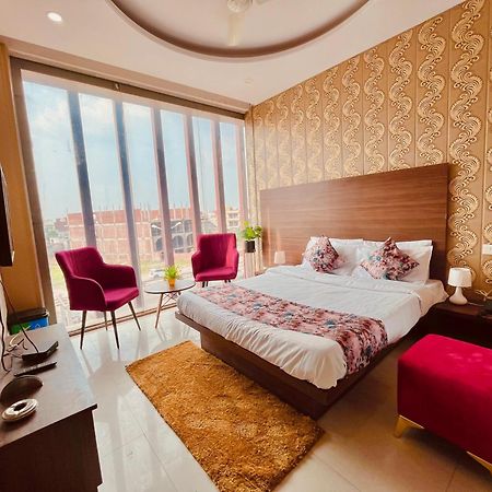 Hotel Pearl Grand, Zirakpur - Top Rated & Most Awarded Property In Tricity Csandígarh Kültér fotó