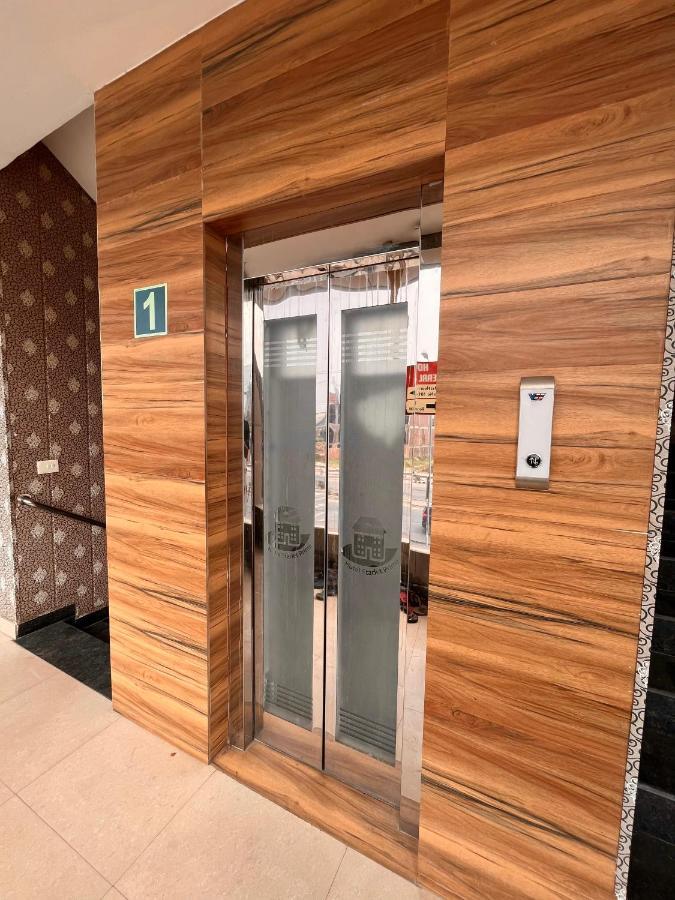 Hotel Pearl Grand, Zirakpur - Top Rated & Most Awarded Property In Tricity Csandígarh Kültér fotó
