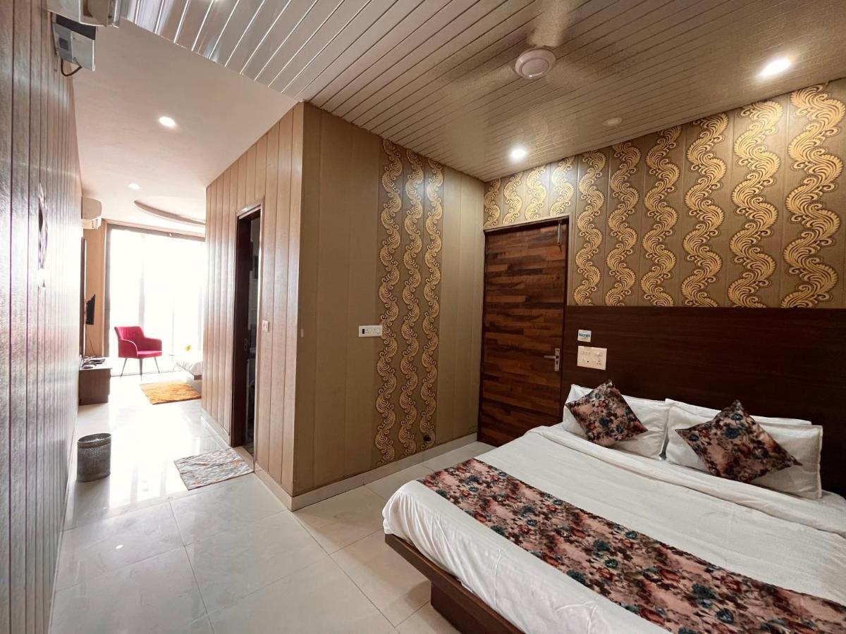 Hotel Pearl Grand, Zirakpur - Top Rated & Most Awarded Property In Tricity Csandígarh Kültér fotó
