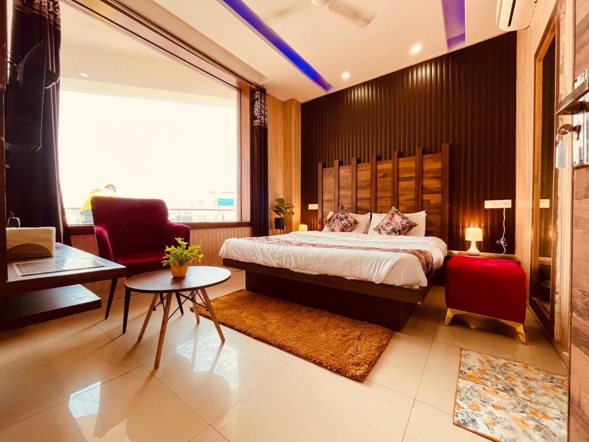 Hotel Pearl Grand, Zirakpur - Top Rated & Most Awarded Property In Tricity Csandígarh Kültér fotó