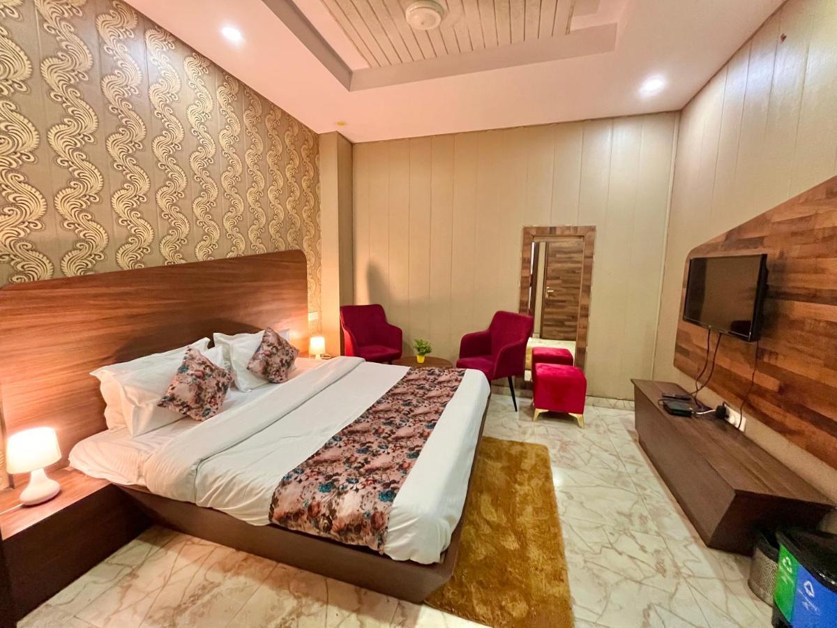 Hotel Pearl Grand, Zirakpur - Top Rated & Most Awarded Property In Tricity Csandígarh Kültér fotó